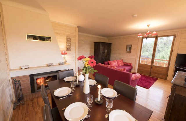 INDEPENDENT CHALET WITH BEAUTIFUL VIEW ON THE MASSIF DU MONT BLANC