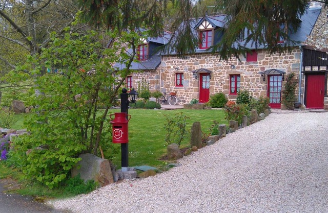 Independent house in Swiss Normandy with garden and authentic charm
