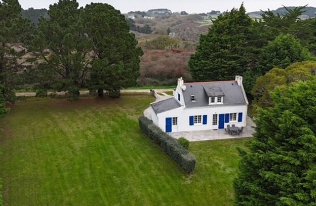 Independent house with garden near the beach