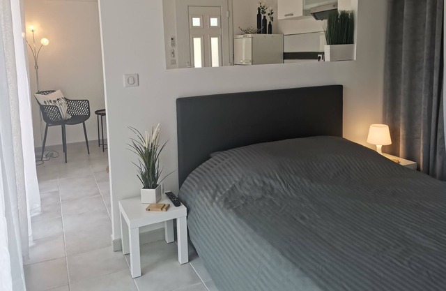 Independent Studio close to Hiking and Beaches.