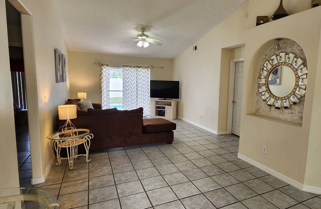 INDIAN POINT (4521OB) - 3BR 2BA Pool Villa private Games Room, fenced backyard