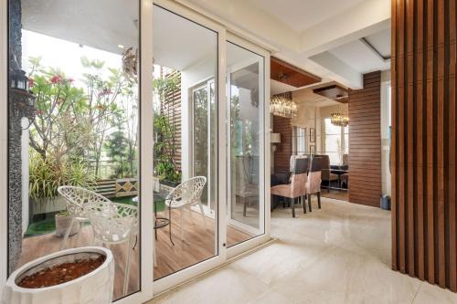 Indigo Apartment by Red Olive3BHKPoolNr Manyata