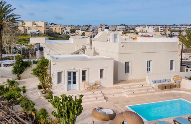 Indigo Luxury Neoclassical Mansion for 5-6 Persons!