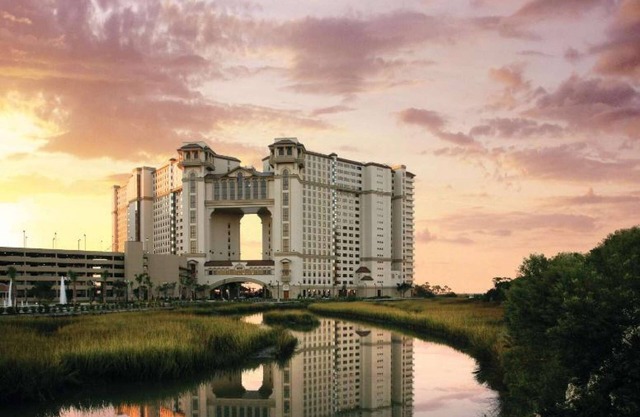 Indigo Tower Splendor: An Oceanfront 4BR Retreat