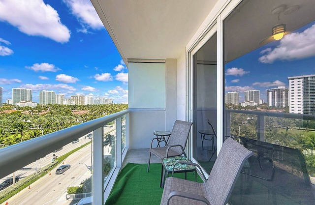 Instaworthy-Prestigious Sunny Isles Beach. Direct beach access from building