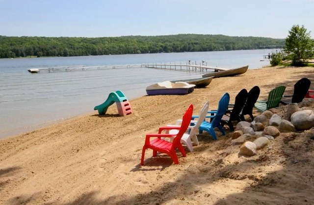 Intermediate Lake Cottage-230' Beautiful Sandy Beach