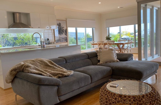 INVERLOCH BLUE PEARL - WIFI, LINEN & POOL Inc