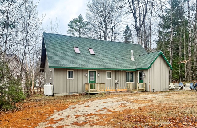 Inviting Home with Easy Access to Outdoor Adventures & Firepit