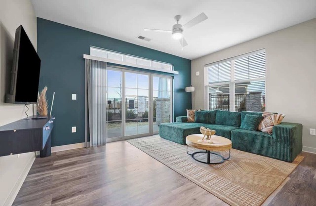 IRIE Living-Restore Kg 2Bd+Gym+Pool, BRAND NEW!