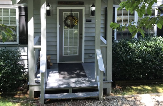 Iris Cabin - Quaint & Cozy Cabin in Blairsville by RedAwning