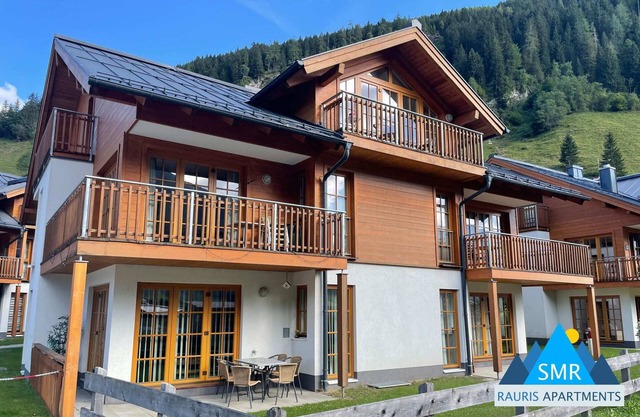 Isabella 5 - Four Bedroom Apartment, Sleeps 8
