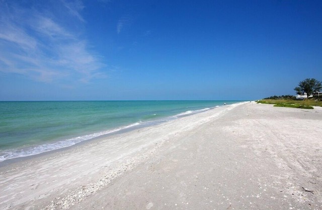 Island Beach Club #P3B is a 2/2 vacation rental on Sanibel Island!