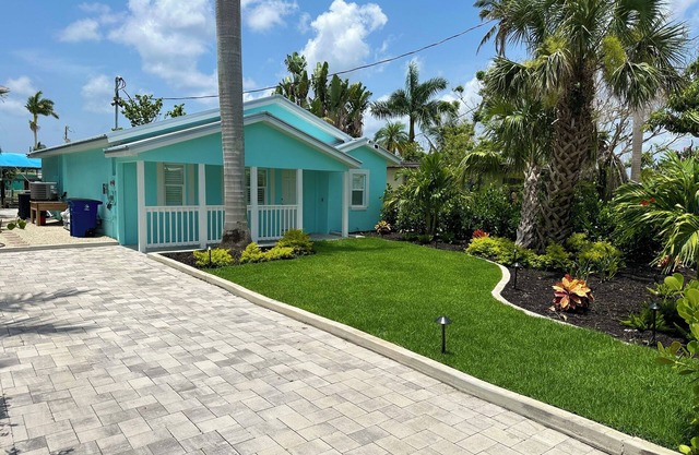 Island Cottage in Quaint Matlacha Florida. Amazing island life is a click away…