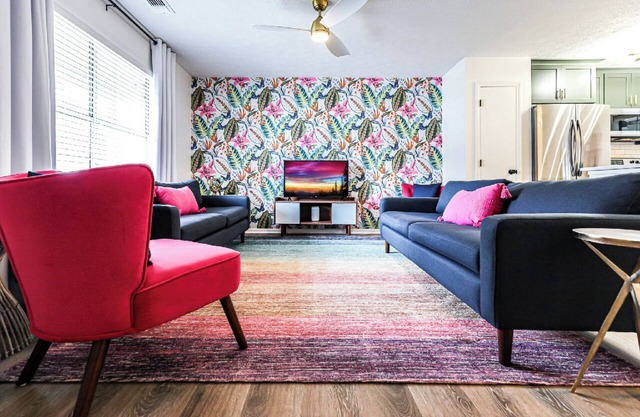 Island Getaway House, Firepit, Mini Golf, Dogs OK, Sleeps 8