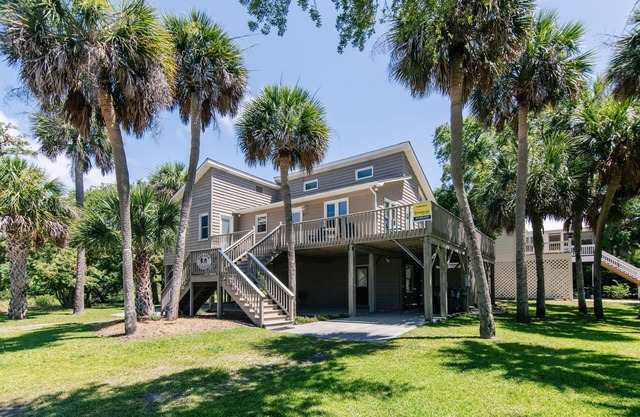Island Gossip: Dog-Friendly Paradise w/Sun Deck & Easy Beach Access; Cable TV/WiFi
