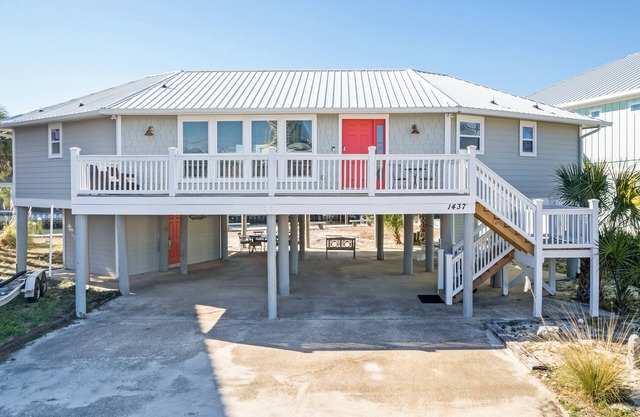 Island Oasis, Pet Friendly!