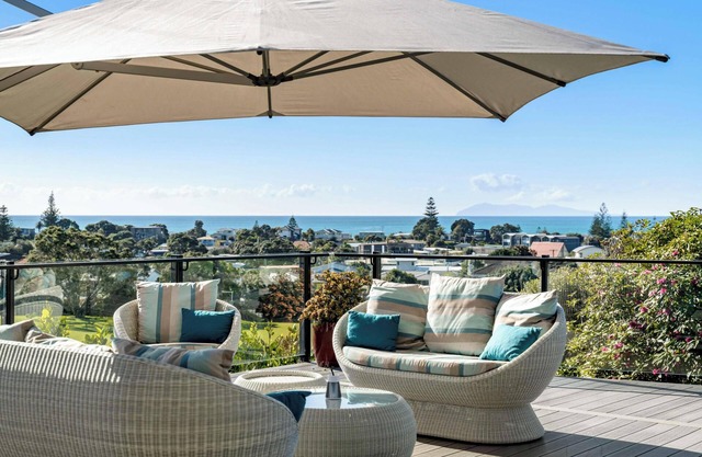 Island Views - Waihi Beach Holiday Home