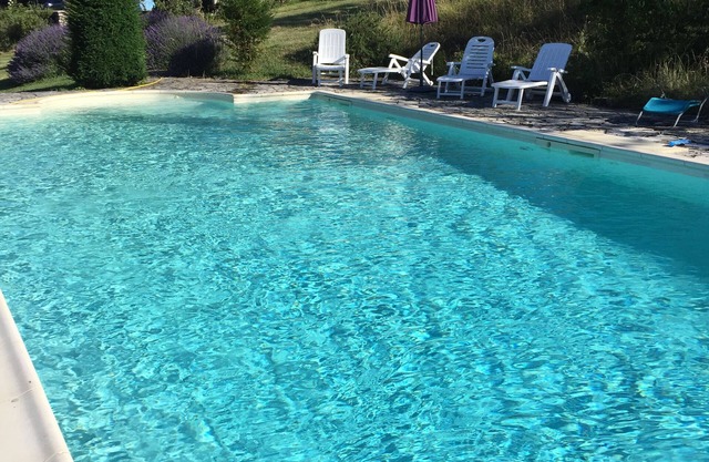 Isolated in the heart of nature, a little paradise with private 12 x 6m swimming pool