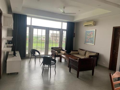 IT City Luxe Homestay-Secure & Comfortable Stay in Mohali