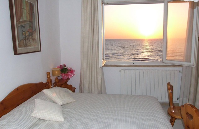 flat 'Windows' near the beach