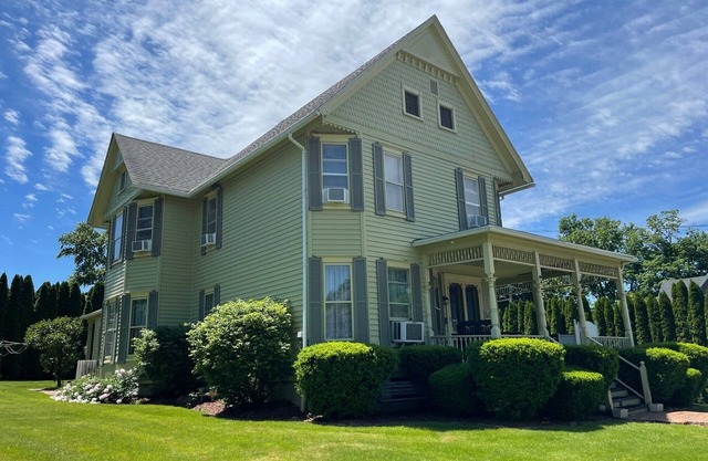 It's A Wonderful Life -Main St Penn Yan-Hot Tub-Seneca/Keuka, Restored Victorian Home-Nightlife