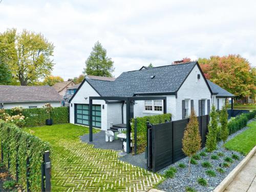 Ivy Grace - 4 Br, Stylish, Pet-friendly Retreat