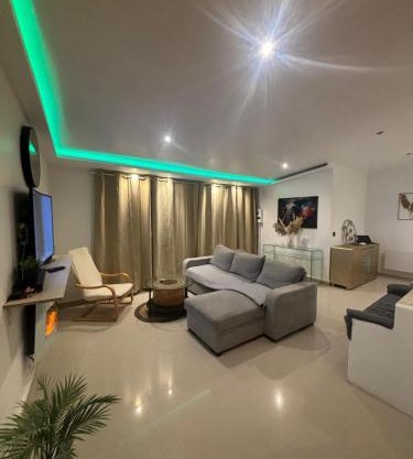 Jacuzzi House - 1-Bed & Parking - Villemomble, Paris