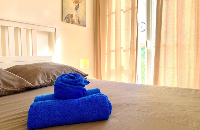 JADE APPARTEMENT - One Bedroom Apartment, Sleeps 2