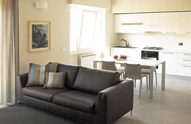 "JADORE" Modern and Luxury Apartment with Air Conditioning and Free Wi-Fi