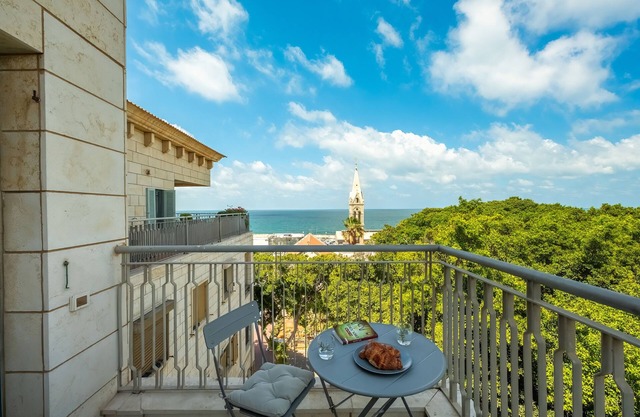 Jaffa Charming Beachfront Studio