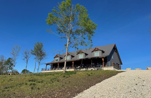 James River Hideout: Cabin 4