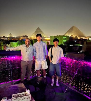 Jana Pyramids view inn