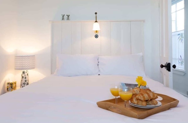 Janies Cottage- Eclectic Interiors & Vintage charm