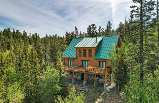 Jefferson Cabin w/Fire Pit & Sauna Near Hiking!