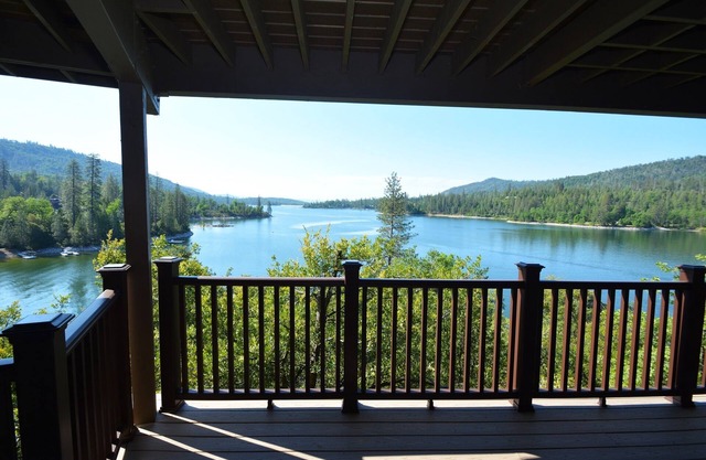 Jennings Lakeside Layover Lake Front