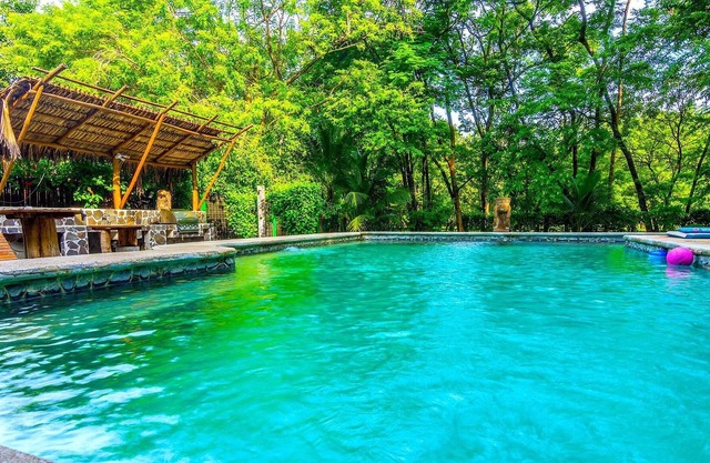 Jim's Paradise Beach House w/Private Pool! Walk2Beach,RestaurantBars,&Groceries!
