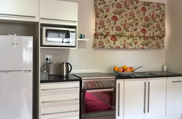 Johannesburg, close to International Airport and shops Bedfordview