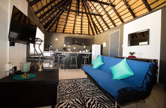 John-Lou's Self-Catering Studio Flat