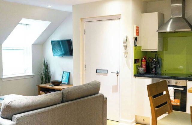 JOIVY Adorable Flat Near Fountain Park W/Parking