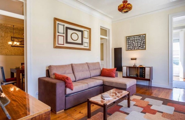 JOIVY Cosy 3BR Apt w/workspace in Principe Real, nearby Science museum
