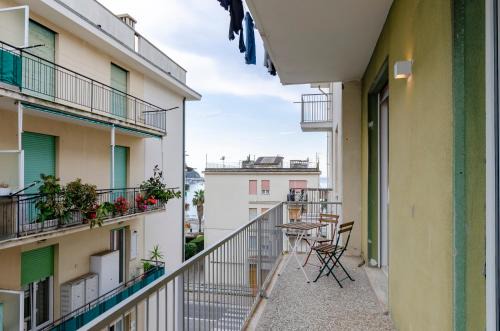 JOIVY Spacious 2-bedroom flat with Balcony near Beach in Sestri Levante
