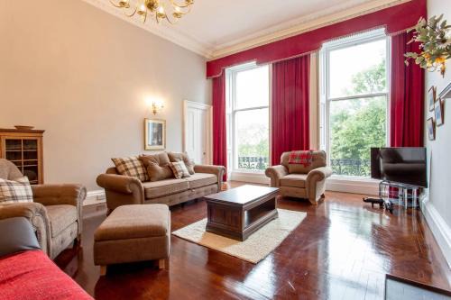 JOIVY Spacious Apt in New Town Prime Location