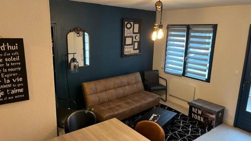 Joli F1 plein centre de la ville royale d EU