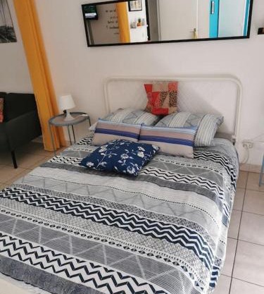 Joli studio terrasse dans quartier saint victor