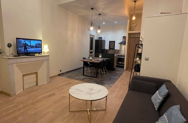 Jolie T3 en Centre-ville Avec 2 Chambres et 2 Salles de Bains Privative