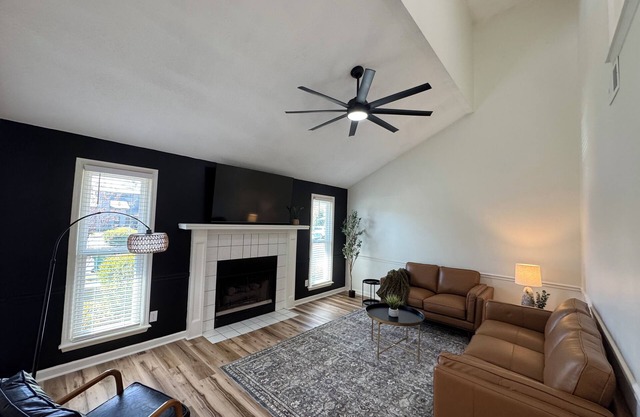Juniper: 3 bedroom w/pool