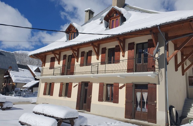 Just 5 minutes from the Domaine des Sybelles! Fully equipped apartment.