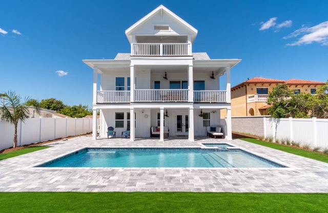 "Just Beachy" ~ Luxurious Beach Home w/Pool/Spa!