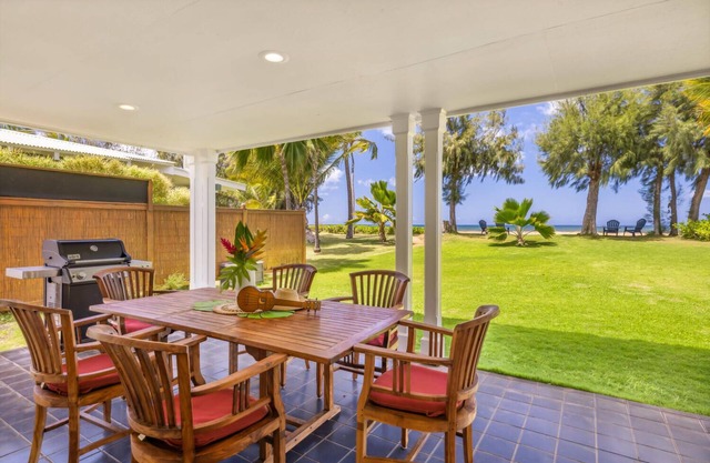 Kai Nalu, Spacious, Beachfront Home