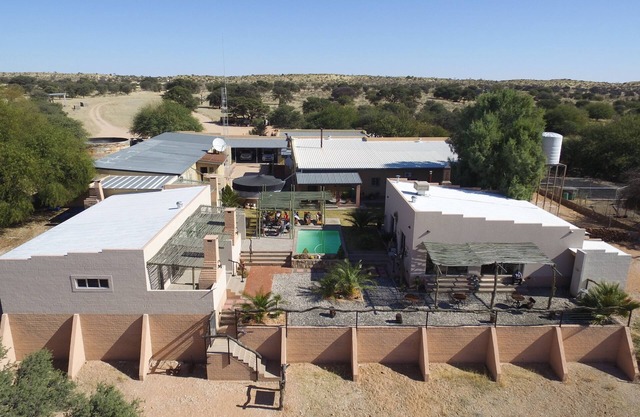 Kalahari Farmstall - Accommodation and Campground